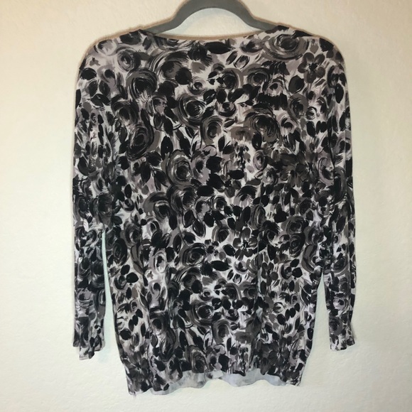 H&M Cardigan Black, Grey & White Roses Floral Cardigan Sweater Sz 14 (US) GUC - Picture 10 of 11